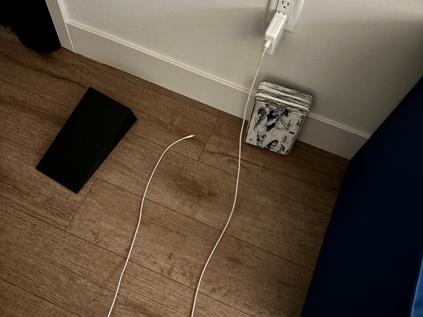 Vertical Primary Print